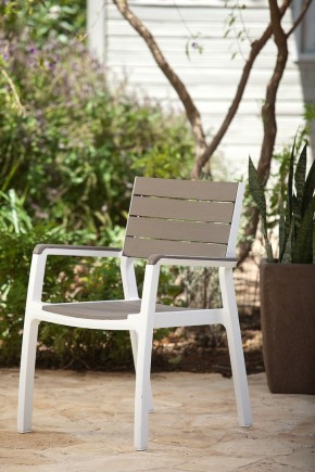 Стул c подлокотниками Гармония (Harmony armchair) белый-капучино в Стрежевом - strezevoi.mebel24.online | фото 1